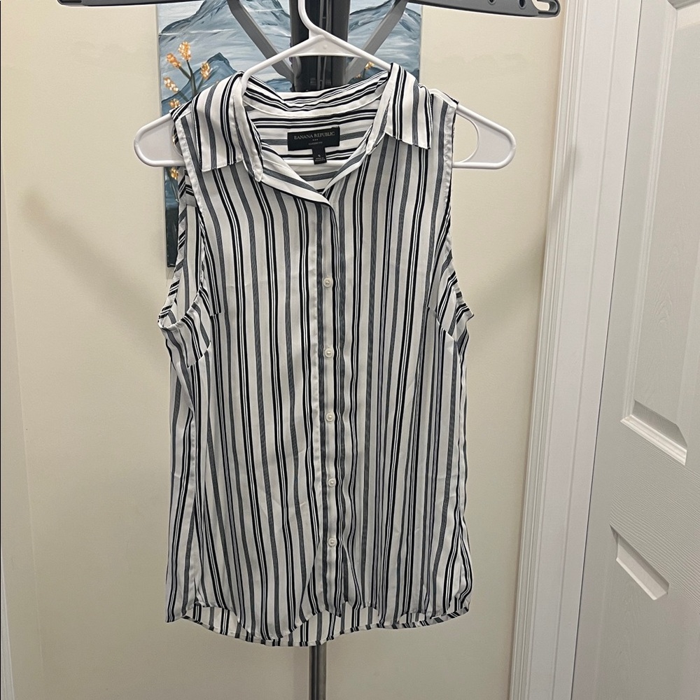 Banana Republic Sleeveless Blouse